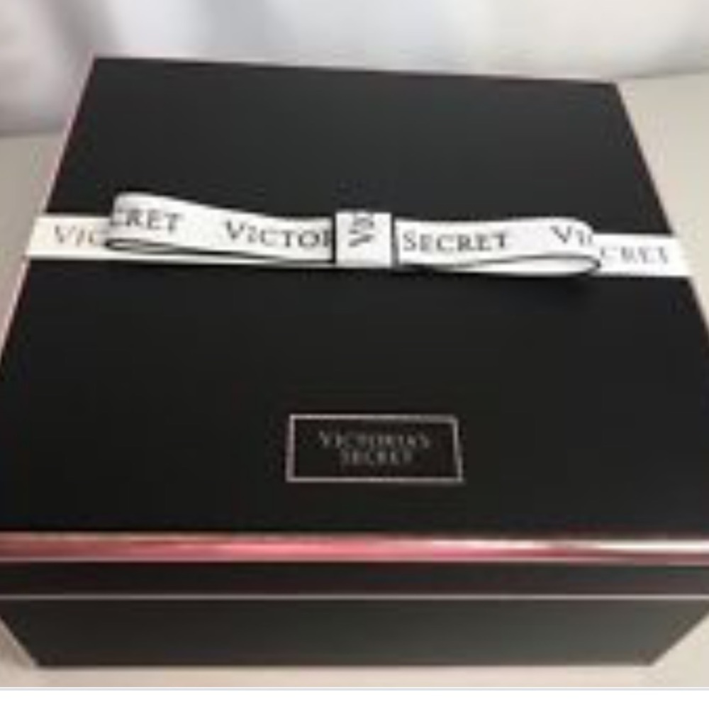 VS & PINK MYSTERY BOXES perfect gift! - Picture 3 of 4